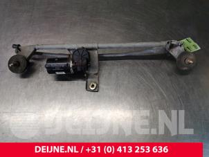 Volvo V70 Front wiper motor O105438 photo 3