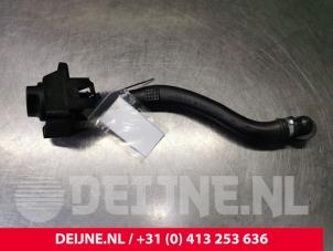 Gebruikte Olie vulpijp Mercedes Vito (447.6) 1.6 109 CDI 16V Prijs € 72,60 Inclusief btw aangeboden door van Deijne Onderdelen Uden B.V.