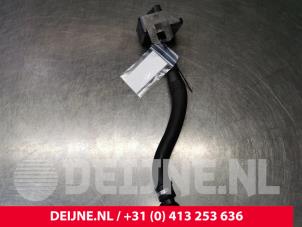 Mercedes Vito Oil fill pipe O105442 photo 4