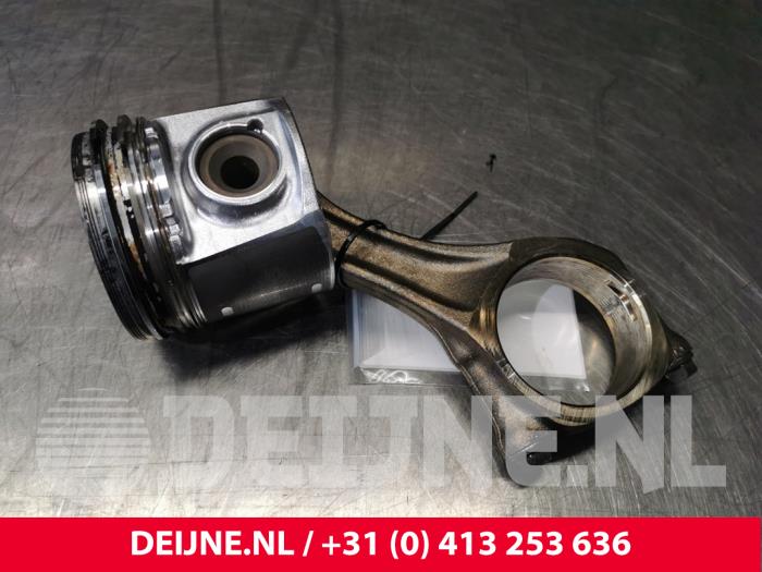 Gebruikte Zuiger Iveco New Daily IV 35C12V, 35C12V/P, 35S12V, 35S12V/P Prijs € 121,00 Inclusief btw aangeboden door van Deijne Onderdelen Uden B.V.