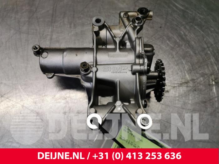Gebruikte Oliepomp Volvo V70 (BW) 2.0 D3 20V Prijs € 60,50 Inclusief btw aangeboden door van Deijne Onderdelen Uden B.V.