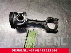 Gebruikte Zuiger Volvo V70 (BW) 2.0 D3 20V Prijs € 90,00 Margeregeling aangeboden door van Deijne Onderdelen Uden B.V.