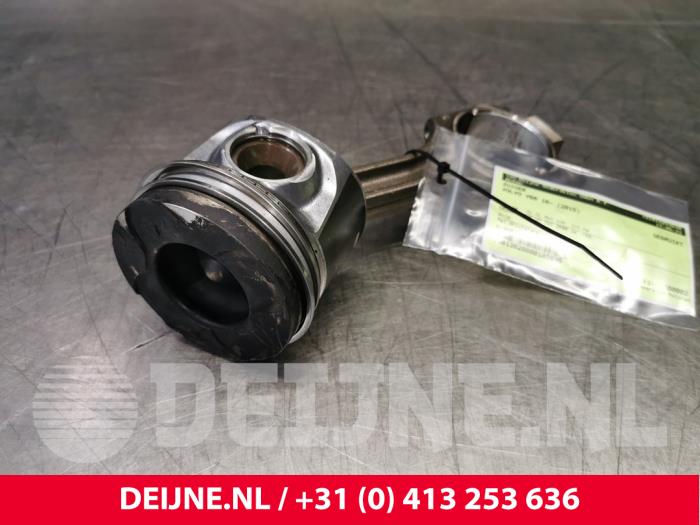 Volvo V60 Kolben O105635