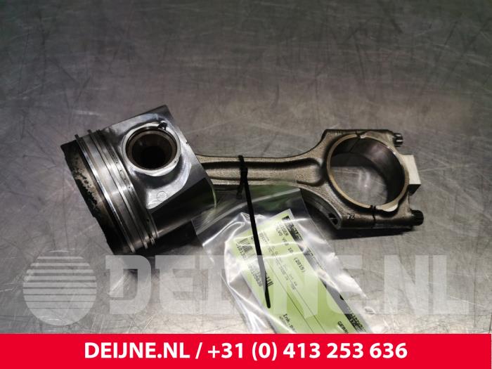 Volvo V60 Kolben O105636