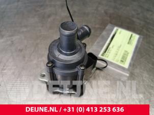 Volvo V70 Zusätzliche Wasserpumpe O105706 foto 2