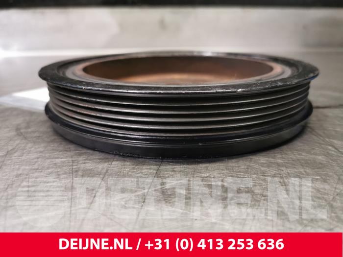 Gebruikte Krukas Poelie Volvo XC70 (BZ) 2.4 D5 20V 205 AWD Prijs € 15,00 Margeregeling aangeboden door van Deijne Onderdelen Uden B.V.