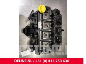 Gebruikte Kleppendeksel Renault Master Prijs € 108,90 Inclusief btw aangeboden door van Deijne Onderdelen Uden B.V.