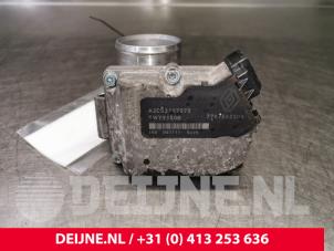 Renault Master Gasklephuis O105977 foto 2