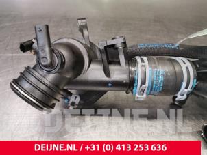 Mercedes Sprinter Thermostaathuis O105994 foto 2
