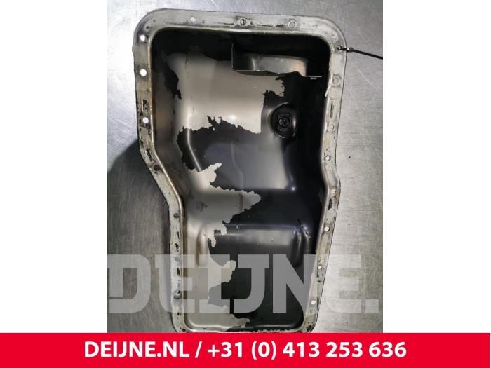 Gebruikte Carterpan Hyundai H300 Prijs € 72,60 Inclusief btw aangeboden door van Deijne Onderdelen Uden B.V.