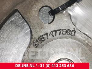 Volvo V40 Nokkenas Tandwiel O106095 foto 3