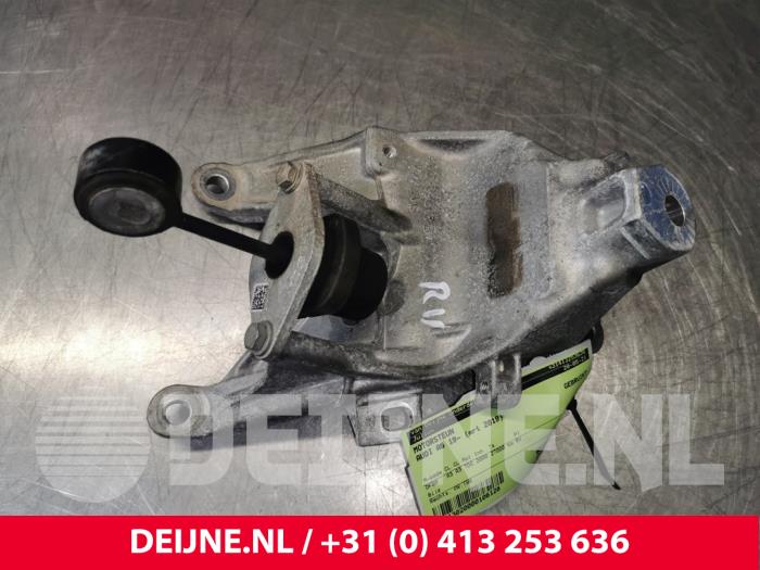 Gebruikte Motorsteun Audi A6 Avant (C8) 2.0 40 TDI Mild Hybrid Quattro Prijs € 30,00 Margeregeling aangeboden door van Deijne Onderdelen Uden B.V.
