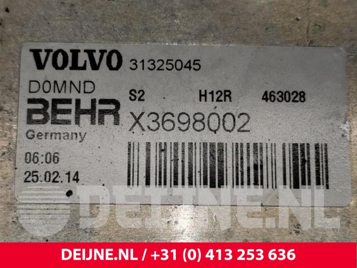 Oliekoeler van een Volvo V70 (BW) 2.0 D3 20V 2014