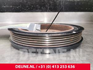 Gebruikte Krukas Poelie Volvo V70 (BW) 2.0 D3 20V Prijs € 50,00 Margeregeling aangeboden door van Deijne Onderdelen Uden B.V.