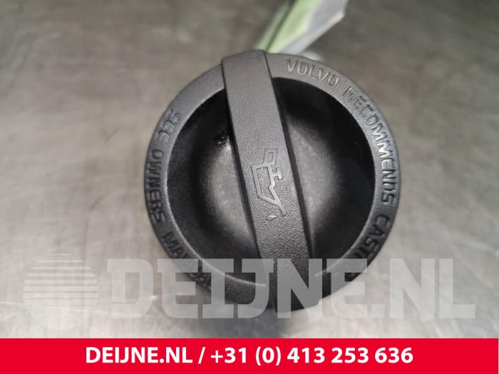 Gebruikte Olie vulpijp Volvo V70 (BW) 2.0 D3 20V Prijs € 20,00 Margeregeling aangeboden door van Deijne Onderdelen Uden B.V.