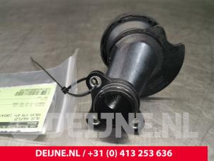 Volvo V70 Öl Füllrohr O106180 foto 3