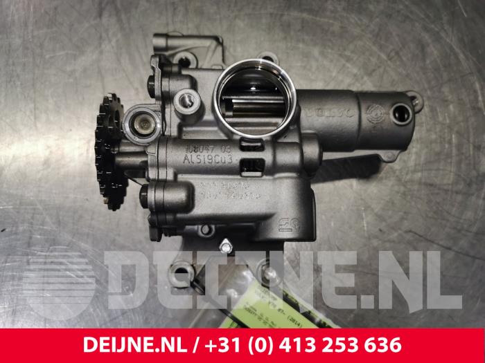 Gebruikte Oliepomp Volvo V70 (BW) 2.0 D3 20V Prijs € 60,50 Inclusief btw aangeboden door van Deijne Onderdelen Uden B.V.