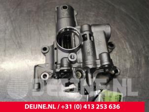 Volvo V70 Ölpumpe O106213 foto 2