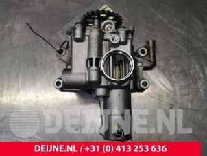 Volvo V70 Oliepomp O106253 foto 4