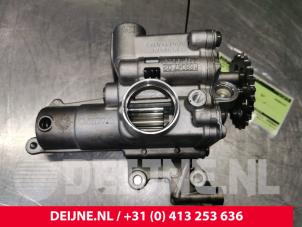 Volvo V70 Oliepomp O106253 foto 3