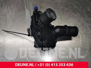 Peugeot 2008 Thermostat housing O106330 photo 2