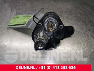 Peugeot 2008 Thermostat housing O106330 photo 4