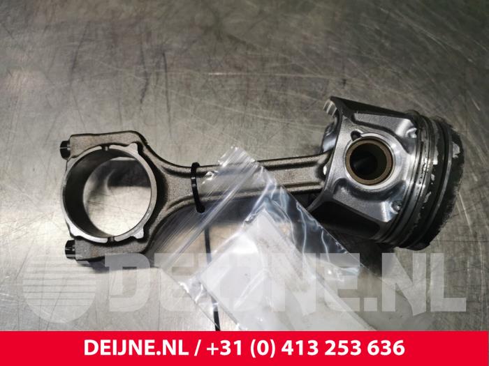 Gebruikte Zuiger Citroen Nemo Prijs € 96,80 Inclusief btw aangeboden door van Deijne Onderdelen Uden B.V.