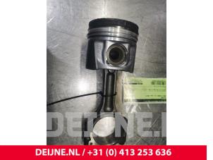 Opel Vivaro Piston O106429 photo 2