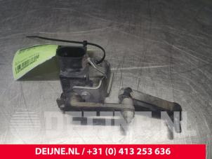 Volvo V60 Xenon hoogteregelaar O106461 foto 2
