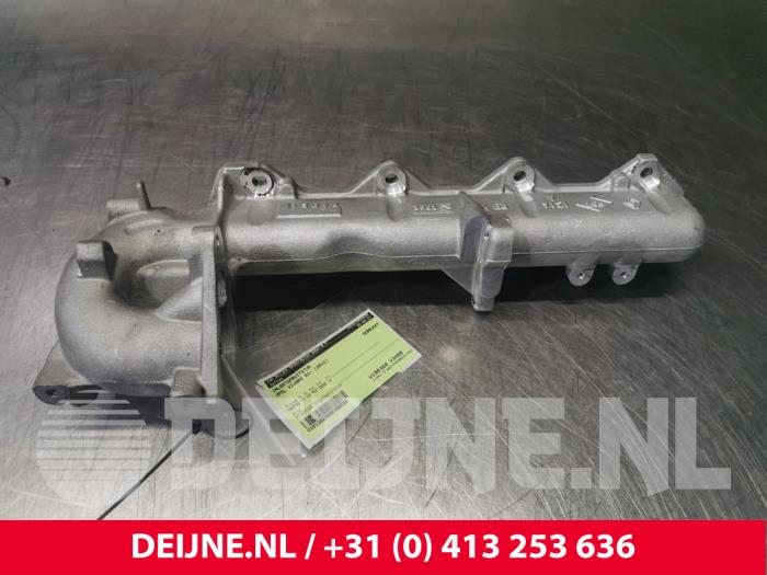 Gebruikte Inlaatspruitstuk Opel Vivaro 2.0 CDTI Prijs € 90,75 Inclusief btw aangeboden door van Deijne Onderdelen Uden B.V.