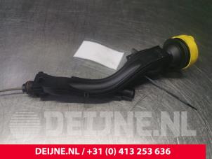 Opel Vivaro Öl Füllrohr O106514 foto 3