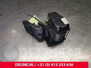 Volvo S40 Veiligheidsgordel midden-achter O106567 foto 3