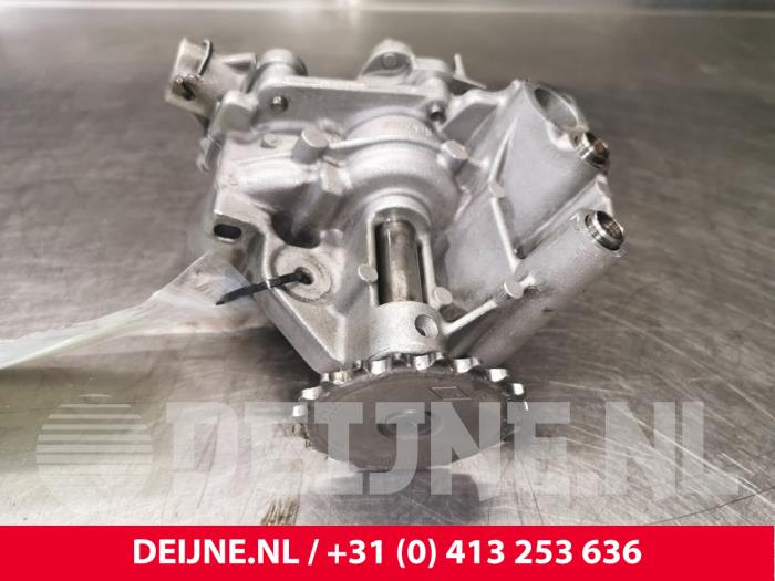 Renault Master Oliepomp O106614