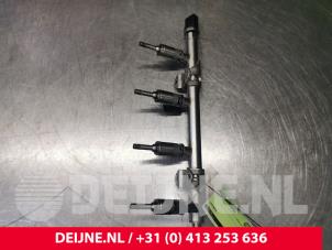 Volkswagen Golf Fuel injector nozzle O106640 photo 2