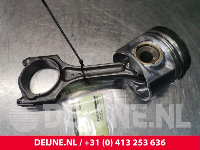 Volvo V70 Kolben O106656