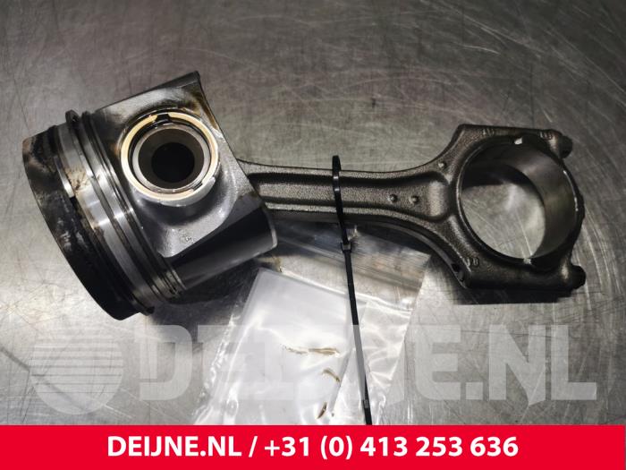 Volvo V70 Kolben O106659