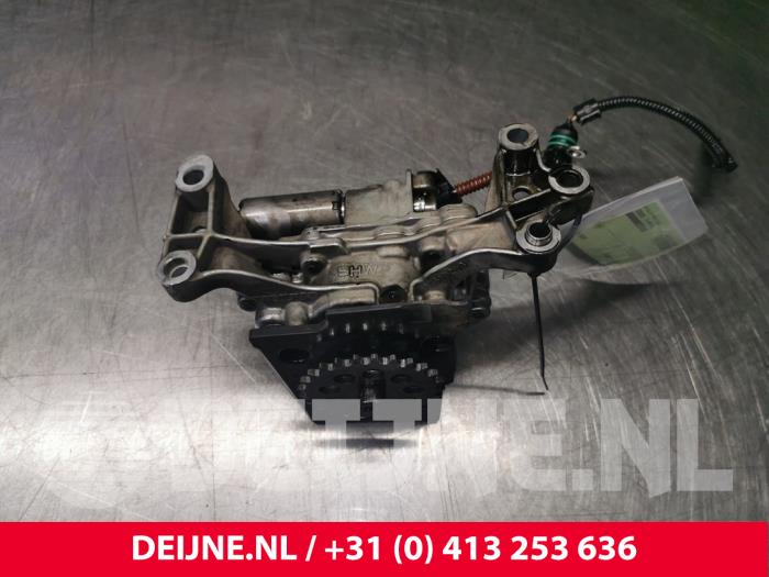 Volvo V70 Oliepomp O106691