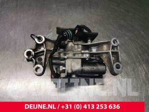 Volvo V70 Oliepomp O106691 foto 3