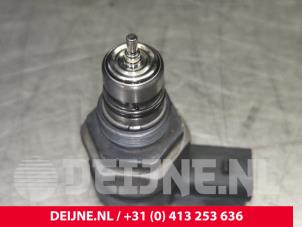 Volkswagen Touareg Fuel pressure regulator O106807 photo 2