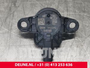 Gebruikte Airbag Sensor Volvo V60 II (ZW) 2.0 D3 16V Prijs € 75,00 Margeregeling aangeboden door van Deijne Onderdelen Uden B.V.