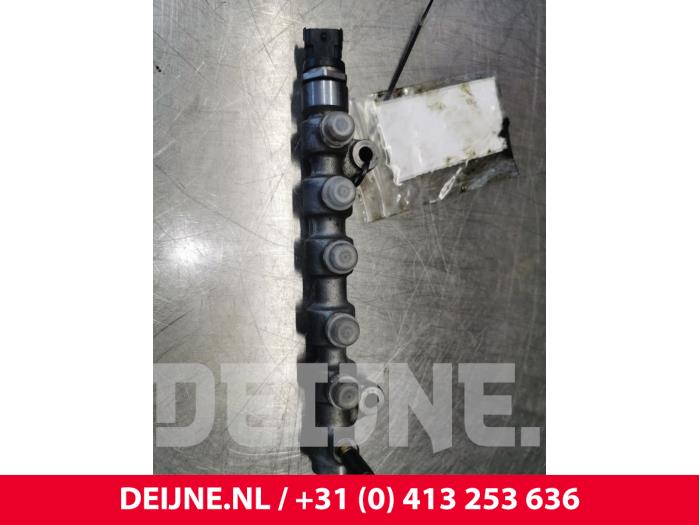 Gebruikte Verstuiver brug Nissan Interstar (X70) 2.5 dCi 16V Prijs € 121,00 Inclusief btw aangeboden door van Deijne Onderdelen Uden B.V.