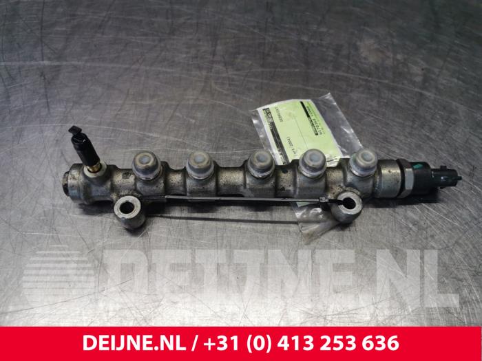Gebruikte Verstuiver brug Renault Master II (FD/HD) 2.5 dCi 16V Prijs € 72,60 Inclusief btw aangeboden door van Deijne Onderdelen Uden B.V.