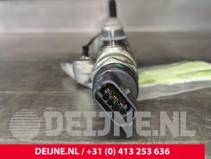 Renault Master Fuel injector nozzle O107048 photo 3