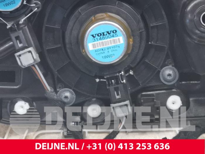 Deurbekleding 4Deurs links-voor van een Volvo V60 II (ZW) 2.0 D3 16V 2019