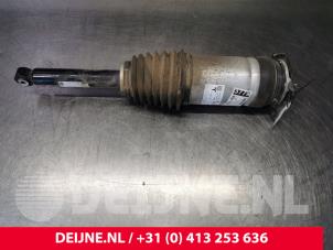 Gebruikte Luchtbalg Tesla Model S 75D Prijs € 453,75 Inclusief btw aangeboden door van Deijne Onderdelen Uden B.V.