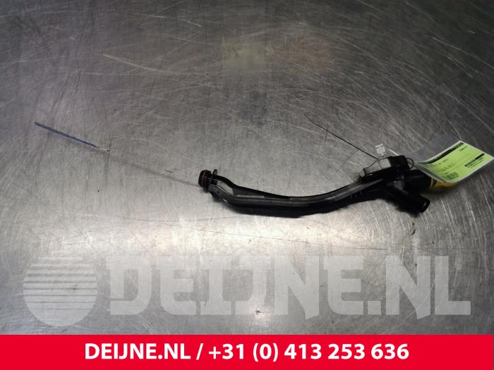 Gebruikte Olie Peilstok Renault Master III (MA/MB/MC/MD/MH/MF/MG/MH) Prijs € 24,20 Inclusief btw aangeboden door van Deijne Onderdelen Uden B.V.