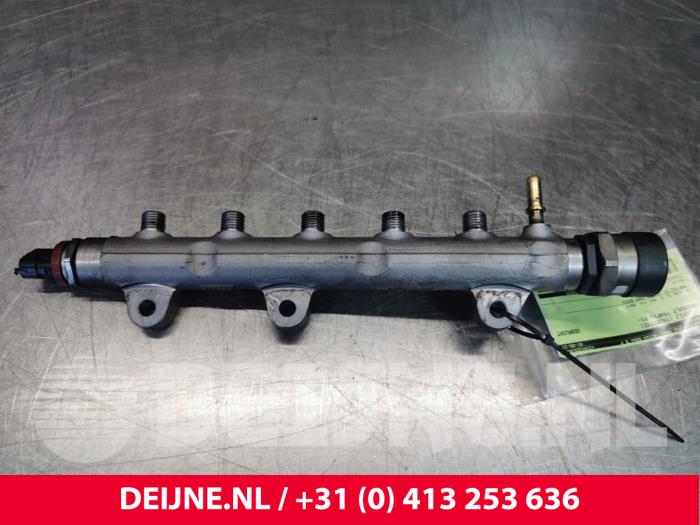 Gebruikte Verstuiver brug Renault Trafic New (FL) 2.0 dCi 16V 115 Prijs € 54,45 Inclusief btw aangeboden door van Deijne Onderdelen Uden B.V.
