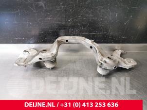 Porsche Cayenne Motorbalk O107358 foto 2