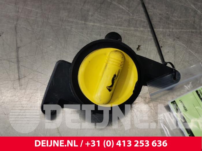 Renault Trafic Öl Füllrohr O107367
