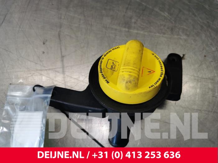 Renault Trafic Öl Füllrohr O107368